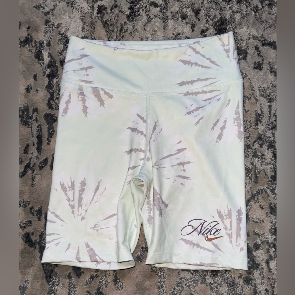 Nike biker shorts small never worn